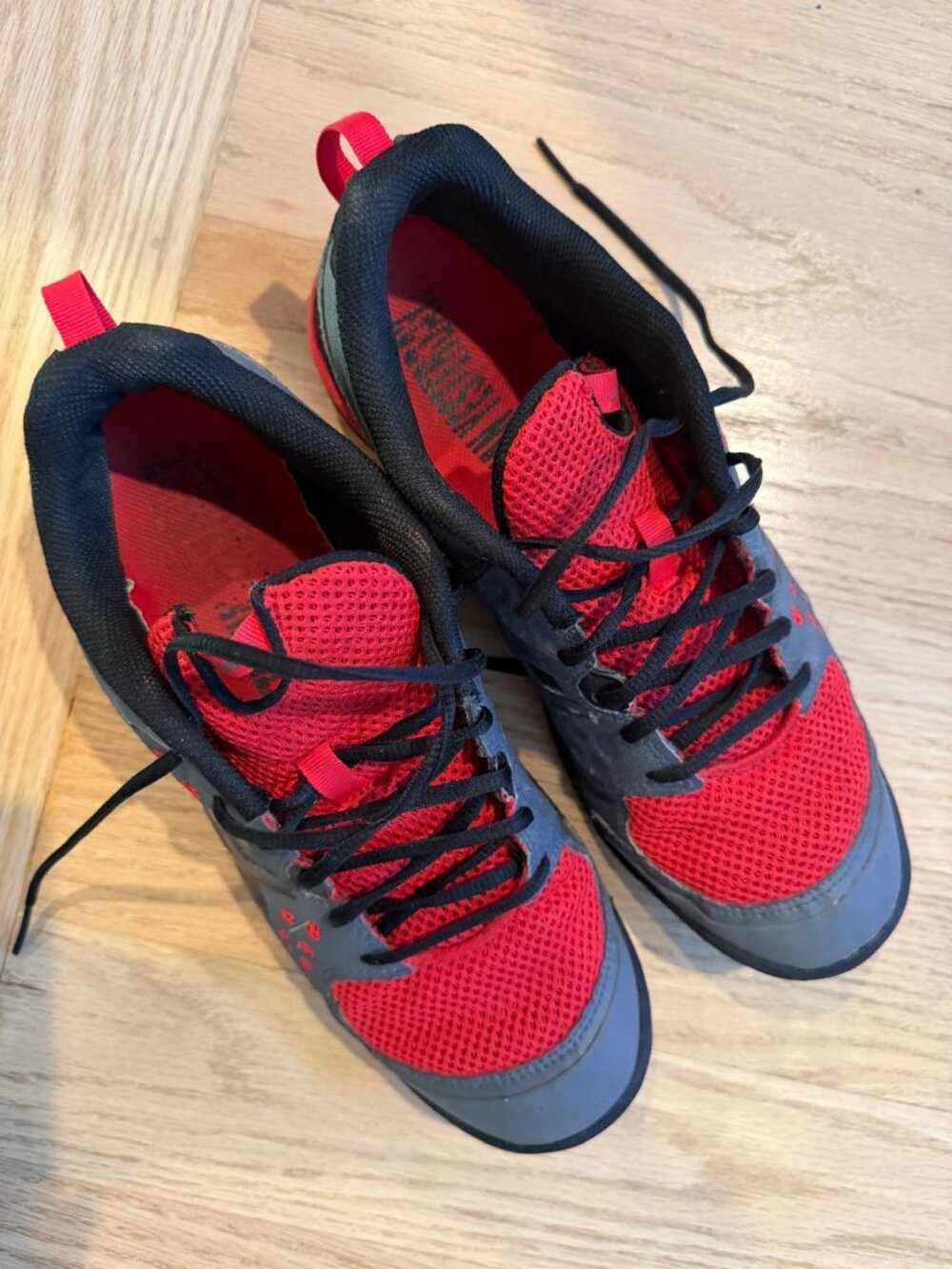 ASICS Mens GEL-Fortius TR cross-training sneakerS. 8.